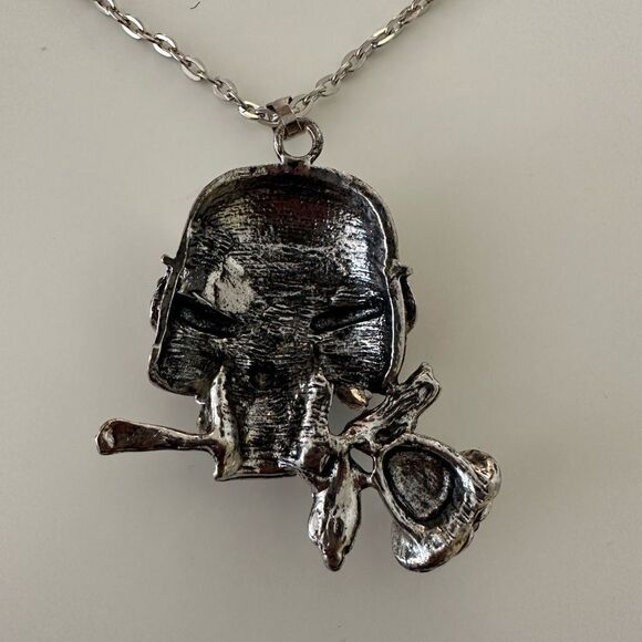 Vintage silver skull with black rhinestones and rose - Picture 2 of 4